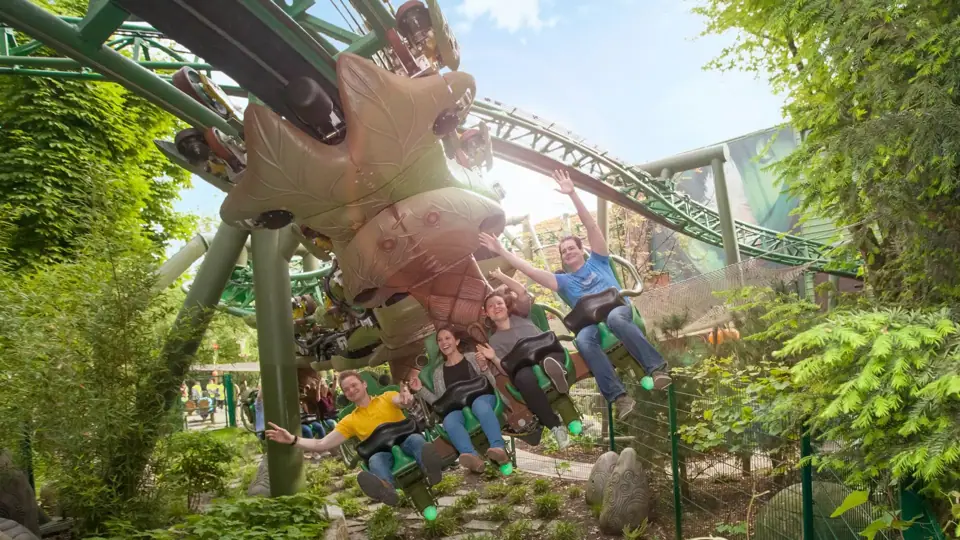 Featured photo for the article: Biggest Movers in the Theme Park Rankings, Explained