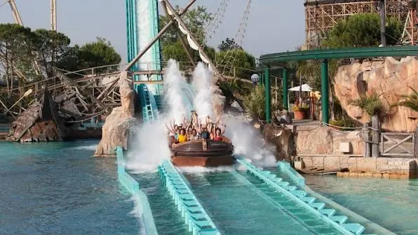 Atlantica SuperSplash boat splashdown at Europa-Park