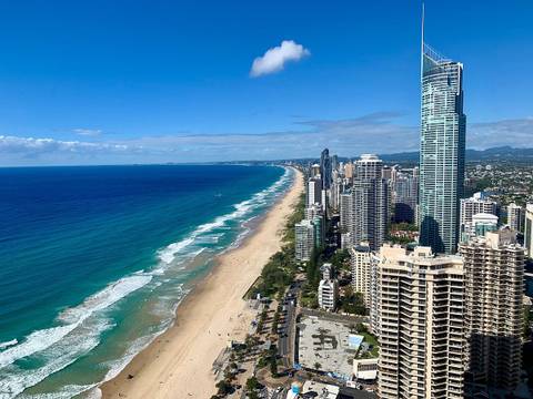 Surfers Paradise Beach — Beach near Dreamworld