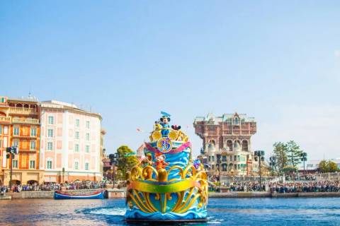 Disney Characters Performing on Mediterranean Harbor — Tokyo DisneySea in Urayasu, Chiba