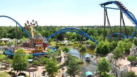 Fēnix Wing Coaster Soaring Over Avalon — Toverland in Sevenum, Limburg