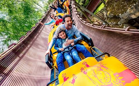 High-Speed Thrills on La Trace du Hourra — Parc Astérix in Plailly, Oise