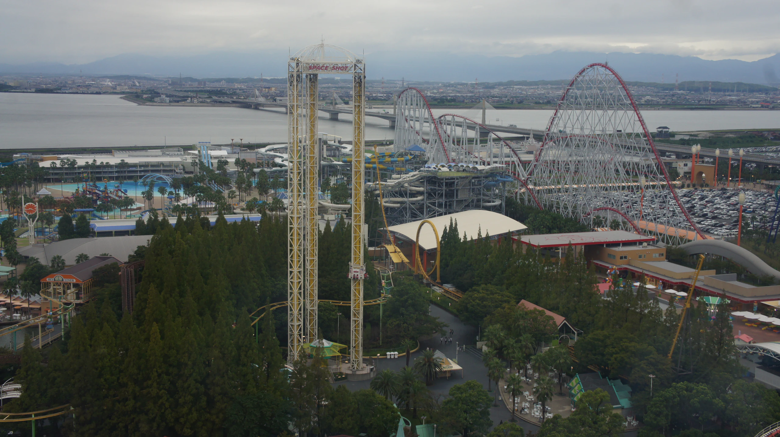 Space Shot attraction at Nagashima Spa Land