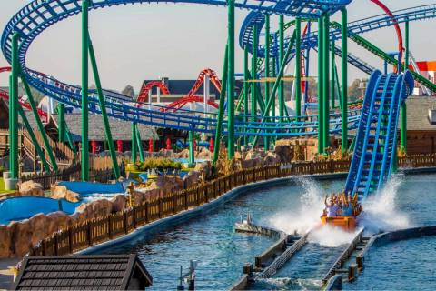 Splashdown on the Speed Water Coaster — Energylandia in Zator