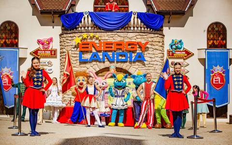 Opening Welcome Show at Energylandia Entrance
