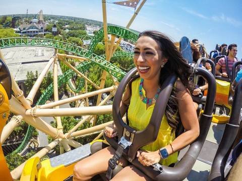 Riders Soaring on Cheetah Hunt Roller Coaster — Busch Gardens Tampa Bay in Tampa