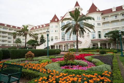 Hong Kong Disneyland Hotel Victorian Gardens