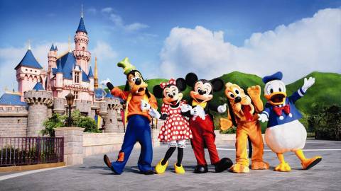 Disney Characters at Sleeping Beauty Castle — Hong Kong Disneyland in Lantau Island, Hong Kong