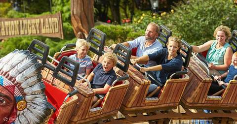 Family Riding Indy-Blitz in Lucky Land — Heide Park Resort in Soltau, Lower Saxony