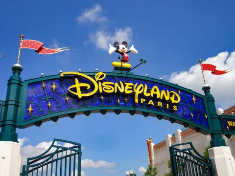 Disneyland Paris Main Entrance Gateway Arch — Disneyland Park (Paris) in Chessy, Marne-la-Vallée