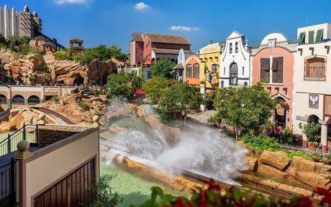 Chiapas Log Flume Splashdown in Mexico — Phantasialand in Brühl, North Rhine-Westphalia