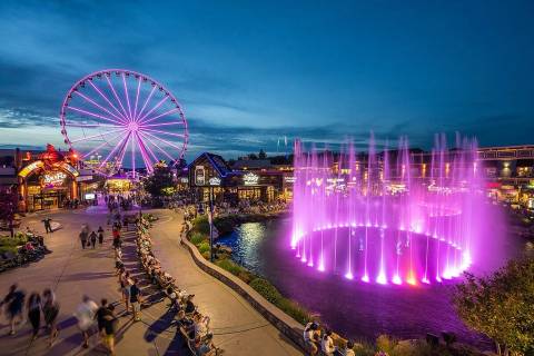 The Island in Pigeon Forge — Entertainment near Dollywood