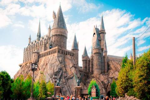 Hogwarts Castle in The Wizarding World of Harry Potter — Universal Islands of Adventure in Orlando, Florida