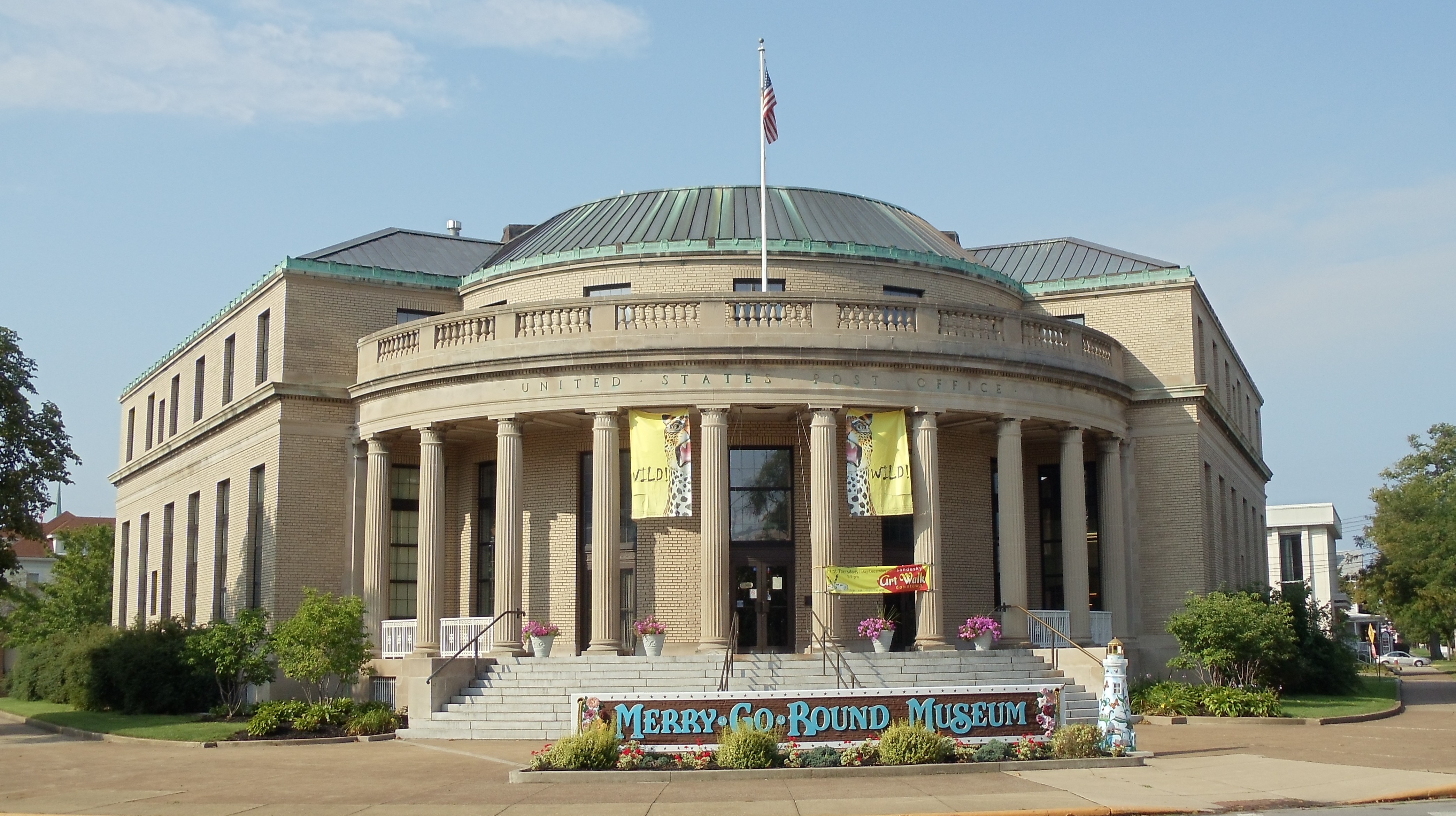 Merry-Go-Round Museum, a museum near the park