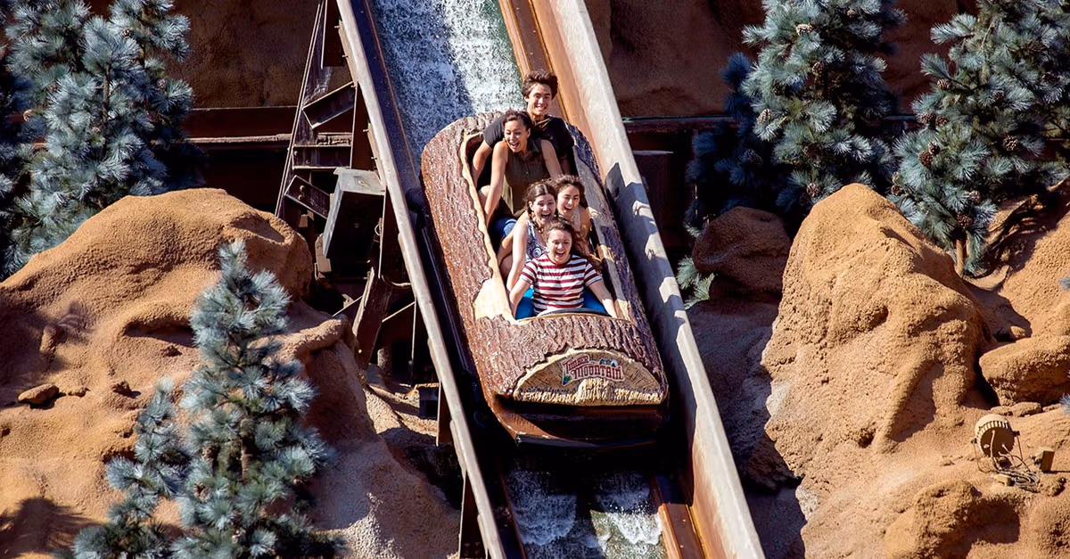 Timber Mountain Log Ride water ride at Knott's Berry Farm