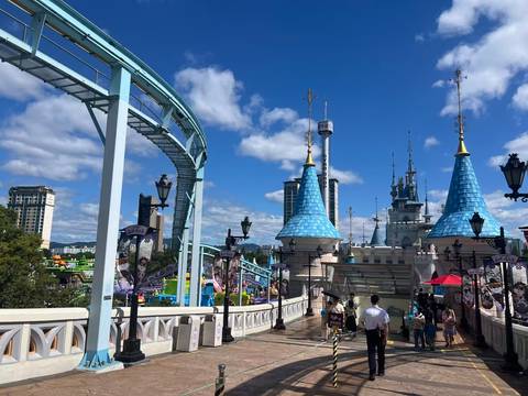 Bridge Walkway to Magic Island — Lotte World in Seoul
