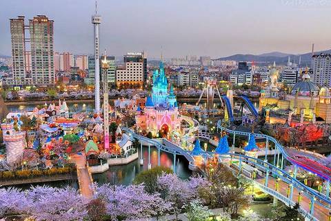 Magic Island Surrounded by Spring Cherry Blossoms — Lotte World in Seoul