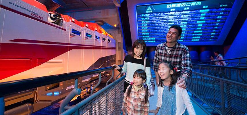 Star Tours: The Adventures Continue ride at Tokyo Disneyland