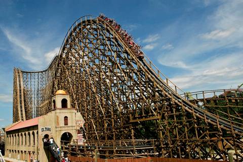 Steep Drop on El Toro Wooden Coaster — Six Flags Great Adventure in Jackson