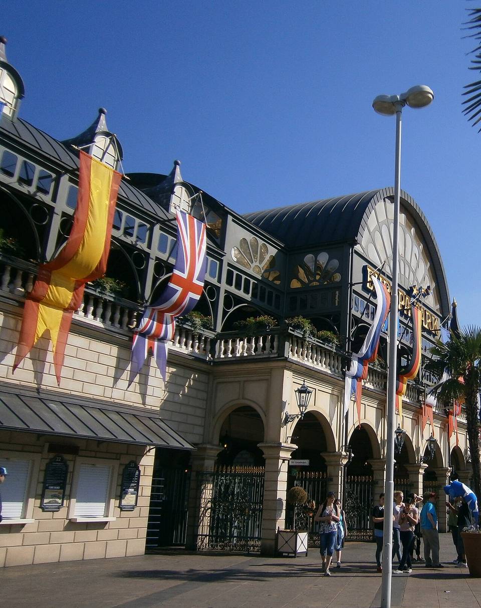 Featured photo for the article: The Best Theme Park in the World, Ranked by Data (2026)
